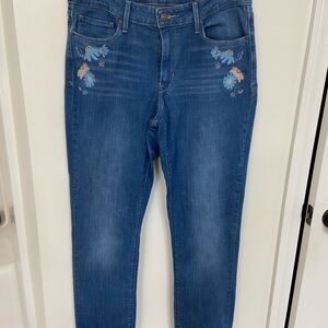 Elegant Blue Women's mid rise skinny Jeans with Floral Embroidery size 32